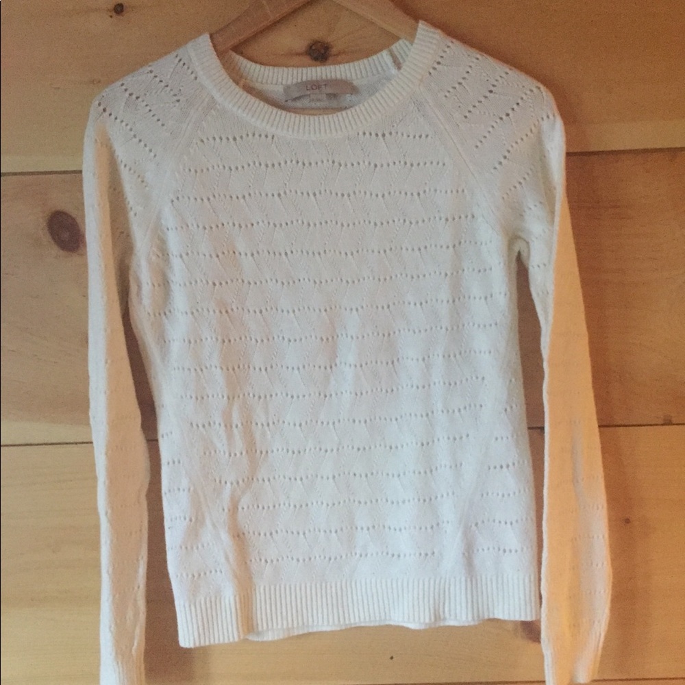 NWOT LOFT LIGHTWEIGHT SWEATER